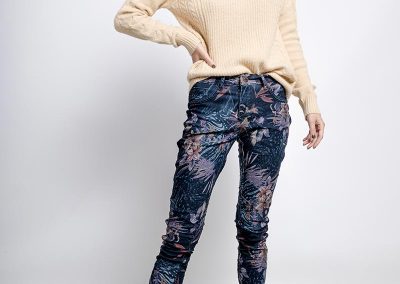 Jean réversible bleu motifs fleurs femme